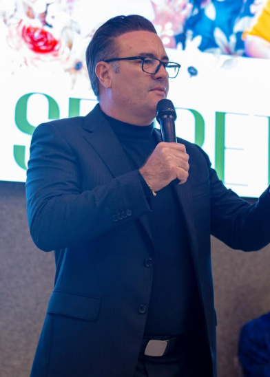 Pastor Wellington Vidal ministrando na ADAB Água Branca